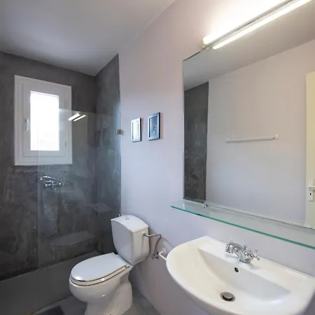 아파트 The Aegean 6 Bedroom Nearby The In Kanalia Area - By Hospirit